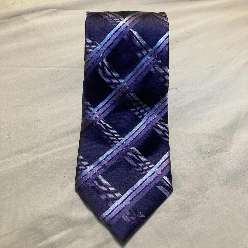 NWOT BCBG Attitude Purple Stripes 100% Silk Tie